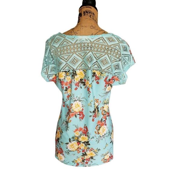 Women's Knit Tops Knot Front Lace Back Necklace Short Sleeve Blouse Small NWT - Picture 5 of 10